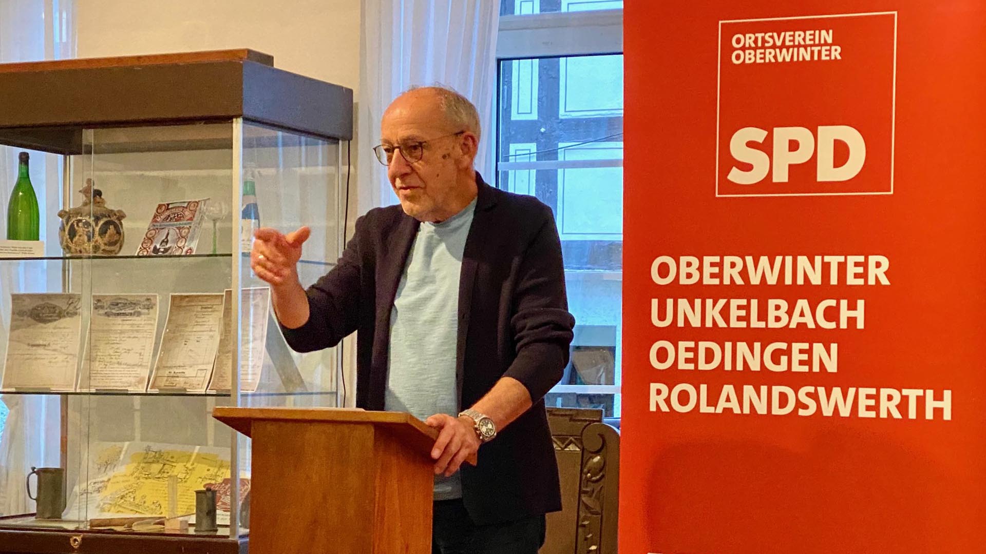 Winfried Glaser (SPD) spricht zum Neujahrsempfang des SPD Ortsvereines Oberwinter
